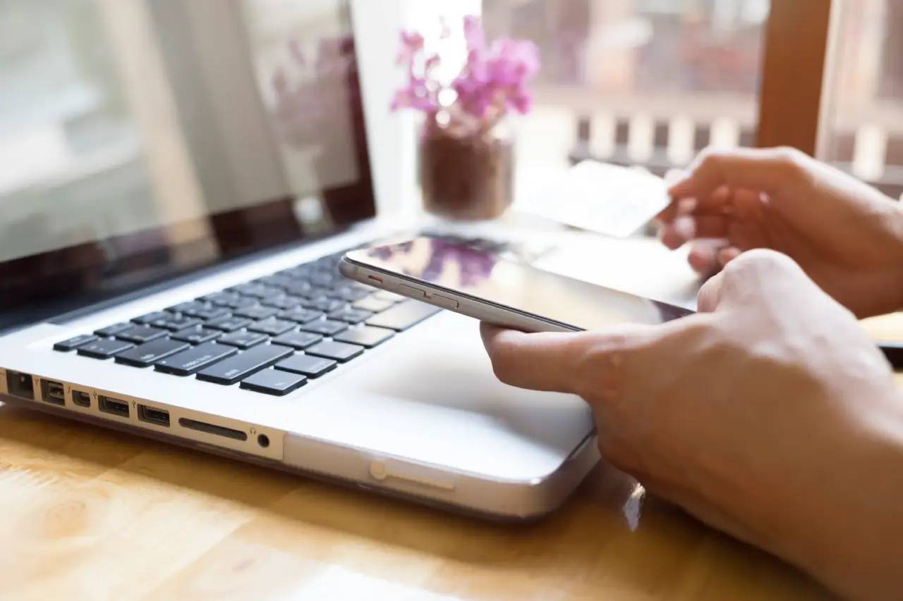 Problemas com compras pela internet? Procon Ceará orienta consumidores sobre direitos e como agir